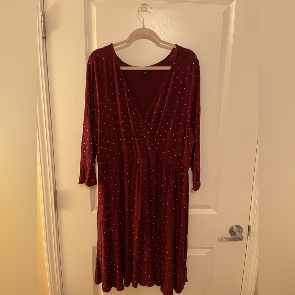 Torrid dress maroon with gold polka dots, size 3 (22/24)